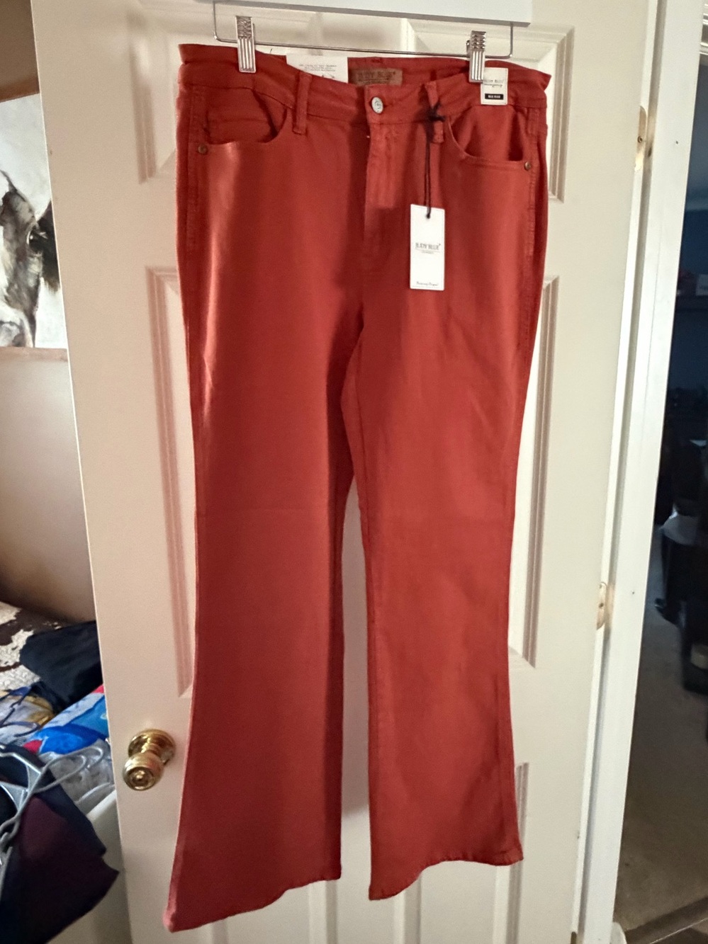 Judy Blue Mid-Rise bootcut Jeans in Terracotta